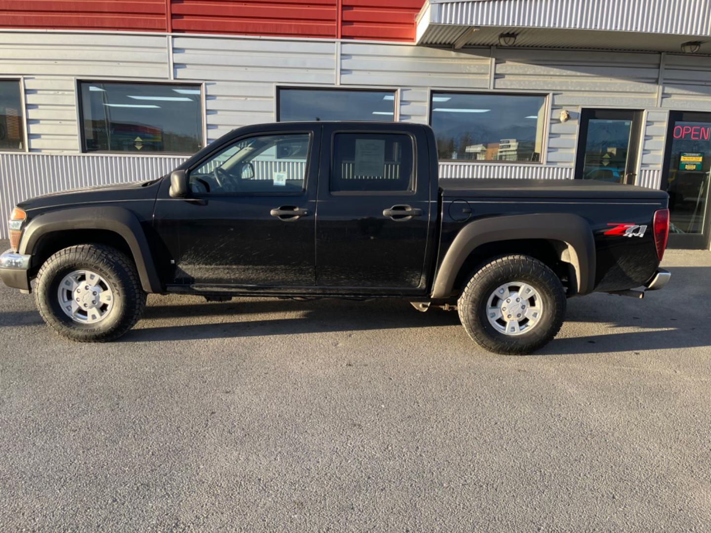 2006 Black /Black Chevrolet Colorado LT1 Crew Cab 4WD (1GCDT136268) with an 3.5L L5 DOHC 20V engine, 4-Speed Automatic Overdrive transmission, located at 1960 Industrial Drive, Wasilla, 99654, (907) 274-2277, 61.573475, -149.400146 - Photo#1